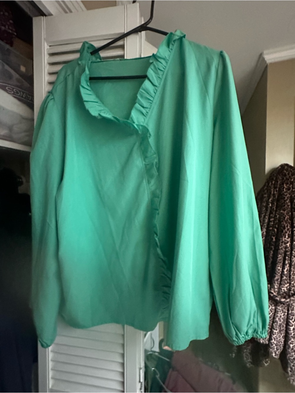 Women's Emerald Green Ruffle-Trim Long Sleeve Top